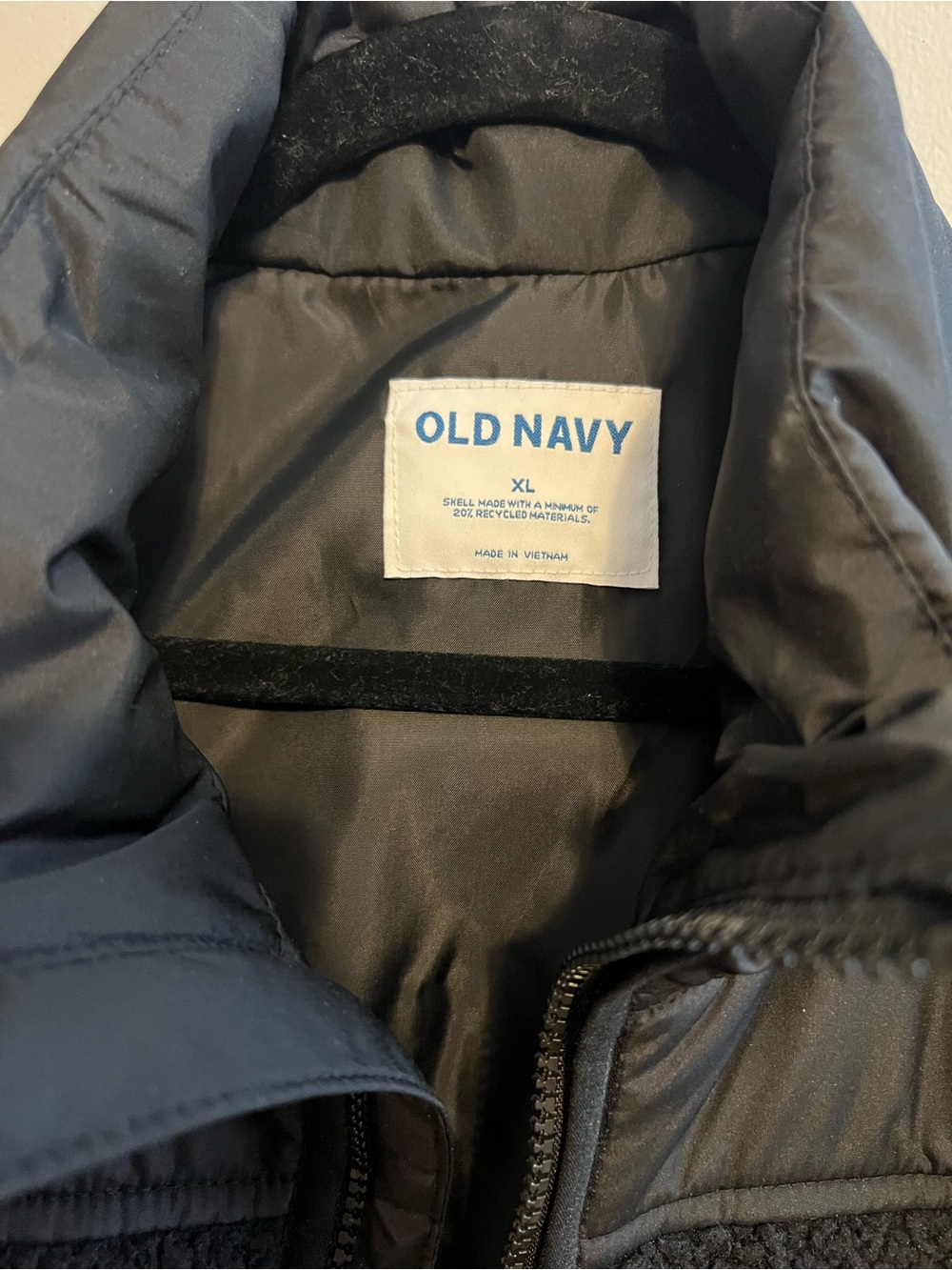 Old Navy Black Cropped Sherpa Vest with Quilted Accents | Women’s XL - Picture 4 of 5